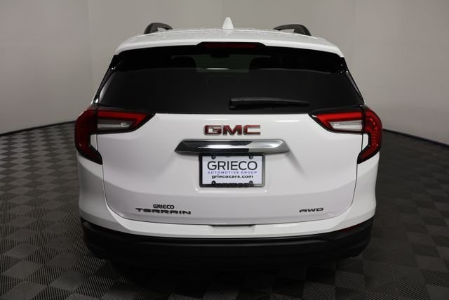Used 2023 White GMC SLE image 7