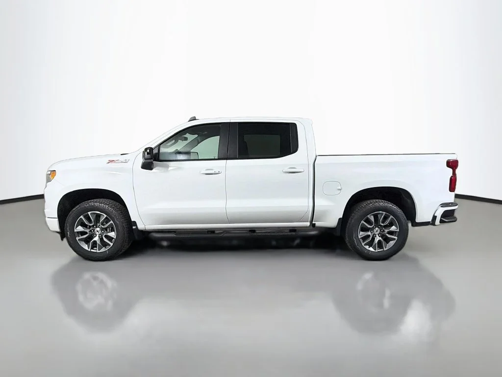 New 2026 Summit White Chevrolet RST image 9
