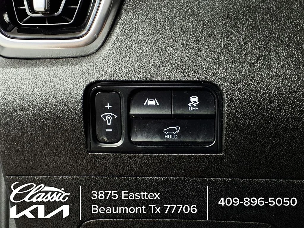 Used 2023 White Kia SX image 20