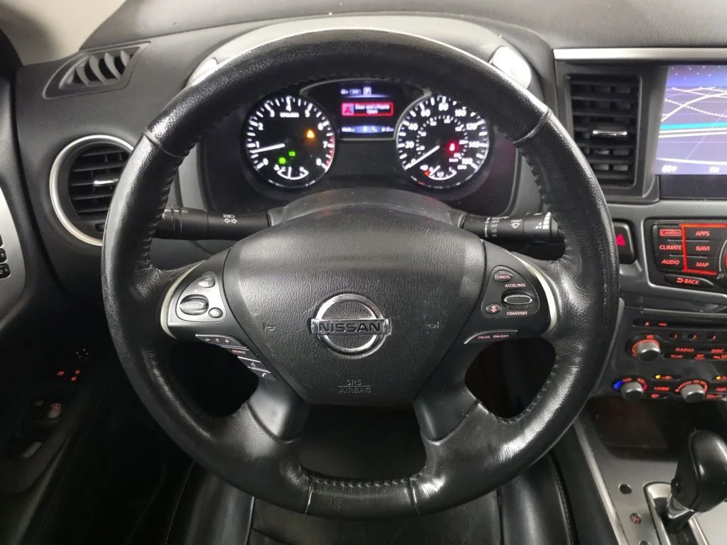 Certified Used 2020 Gray Nissan SL image 10