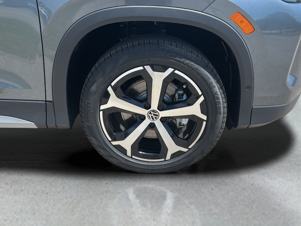 New 2026 Gray Volkswagen 2.0T SE image 9