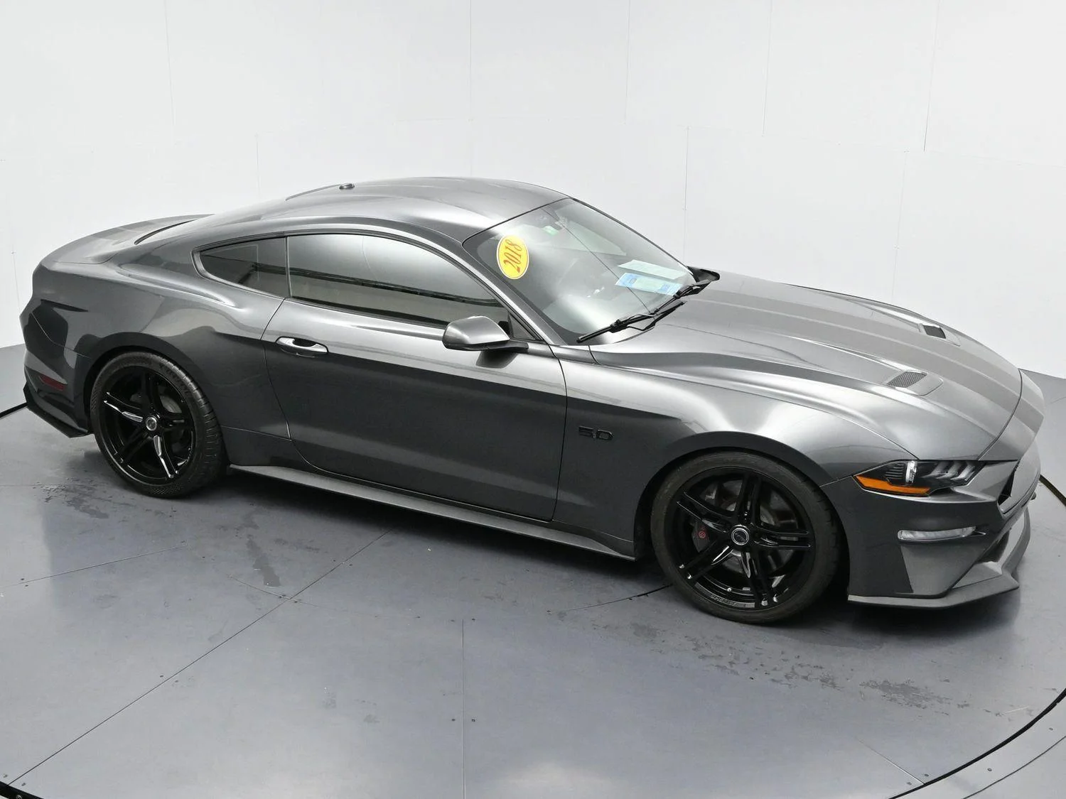 Used 2018 Magnetic Ford GT Premium image 32