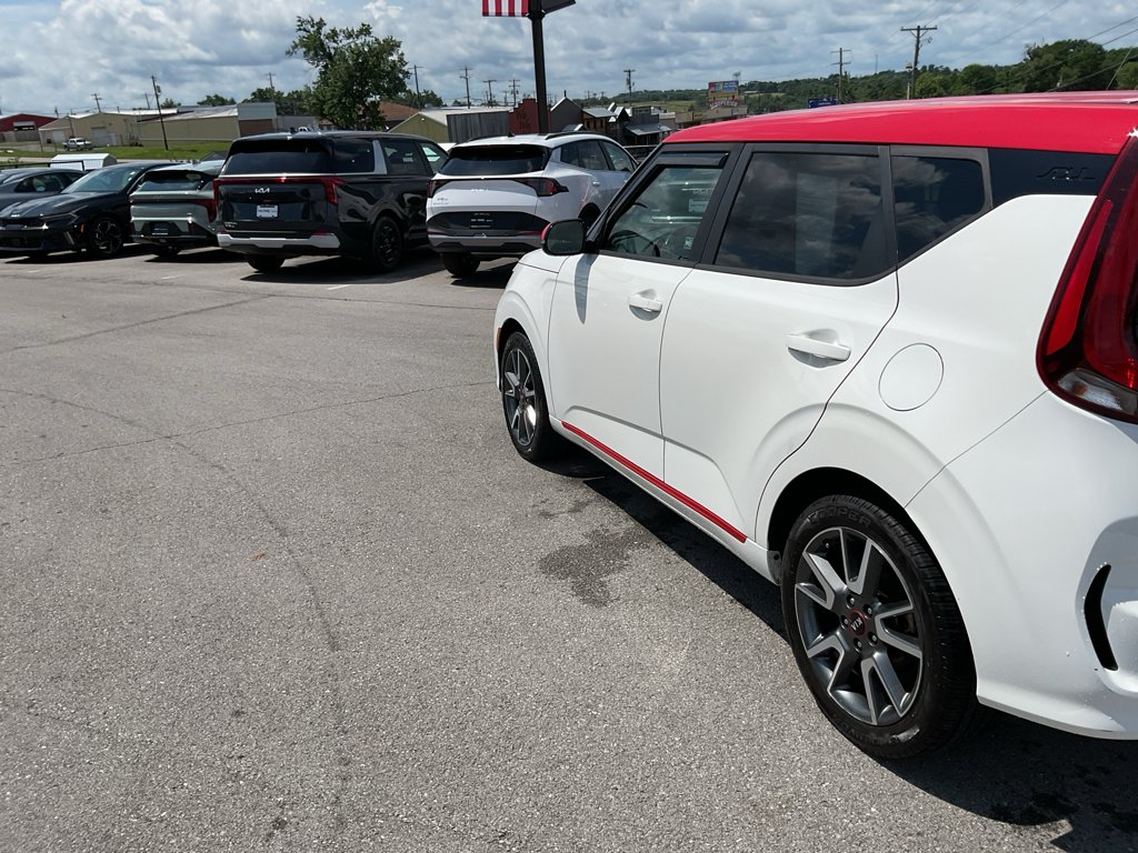 Used 2020 Clear White/Red Roof Kia GT-Line image 8