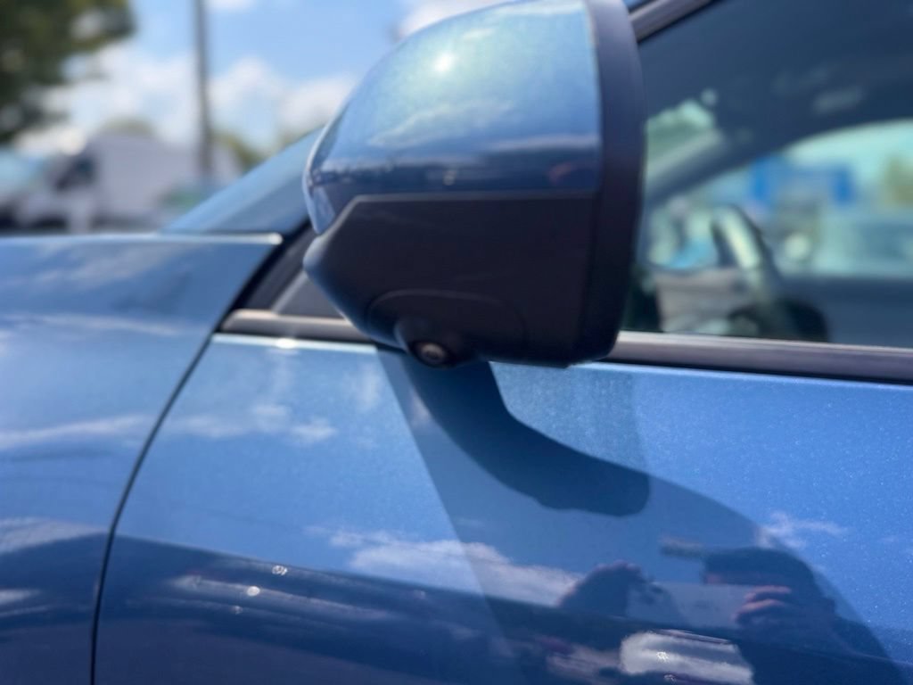 Used 2025 Lakeshore Blue Metallic Chevrolet LT image 10