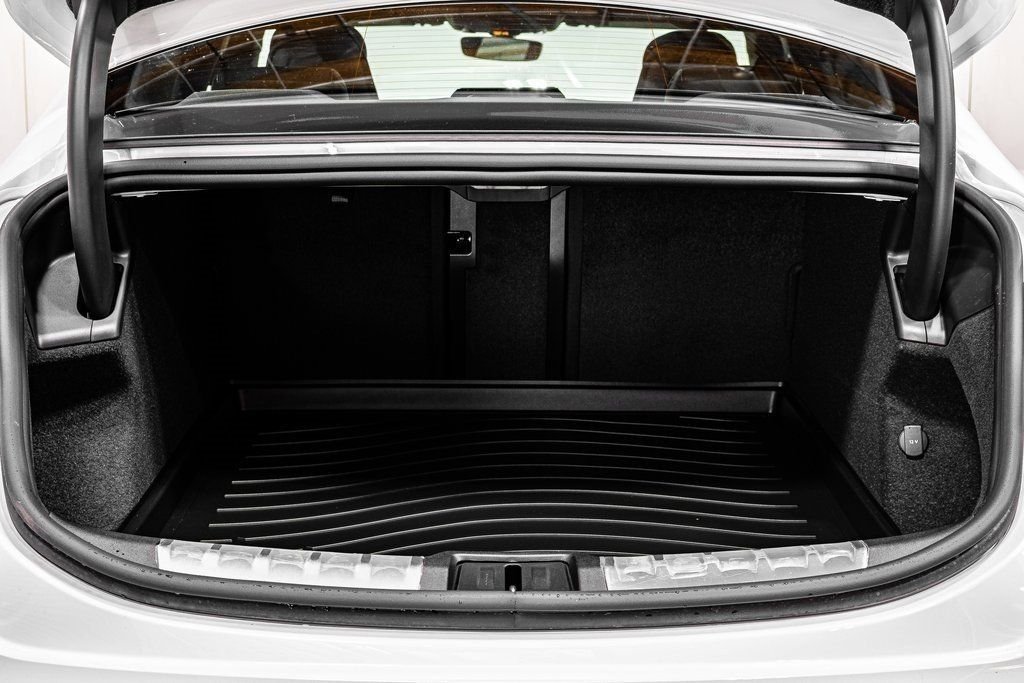 2025 Porsche Taycan S - Photo 18