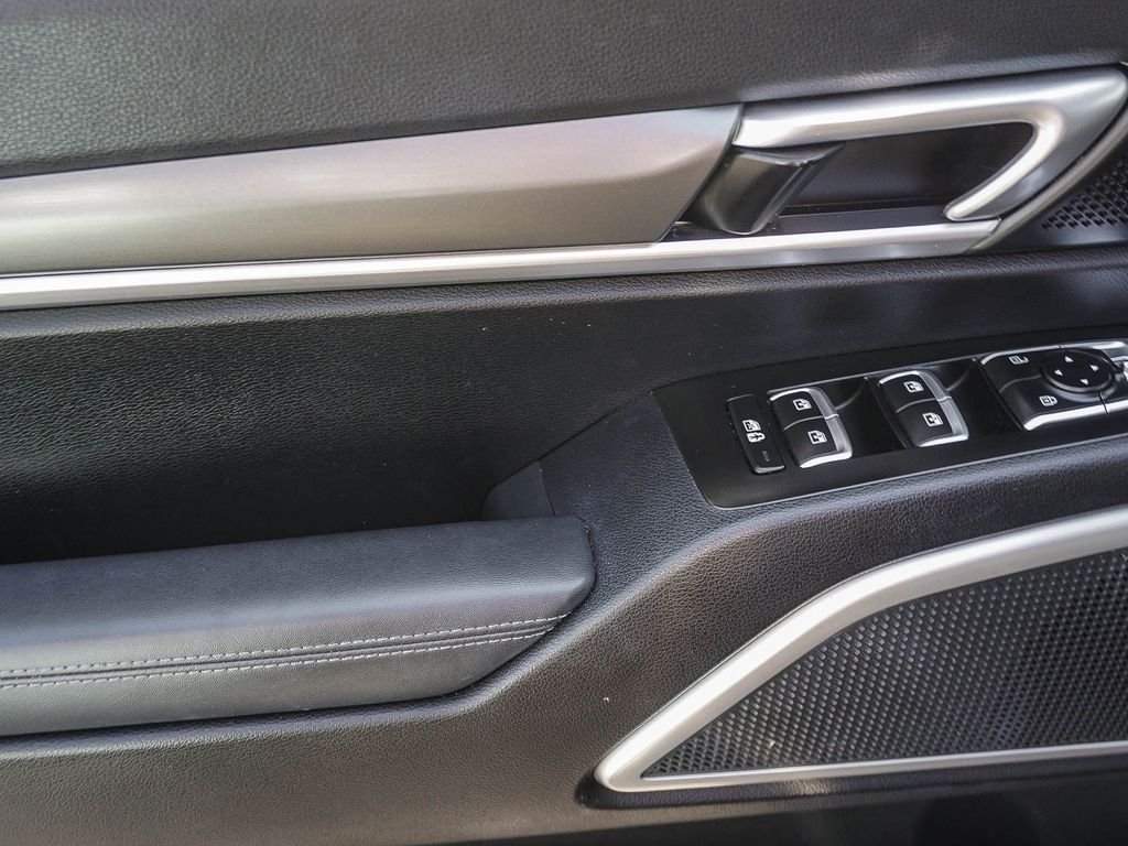 Used 2022 Purple Kia S image 18