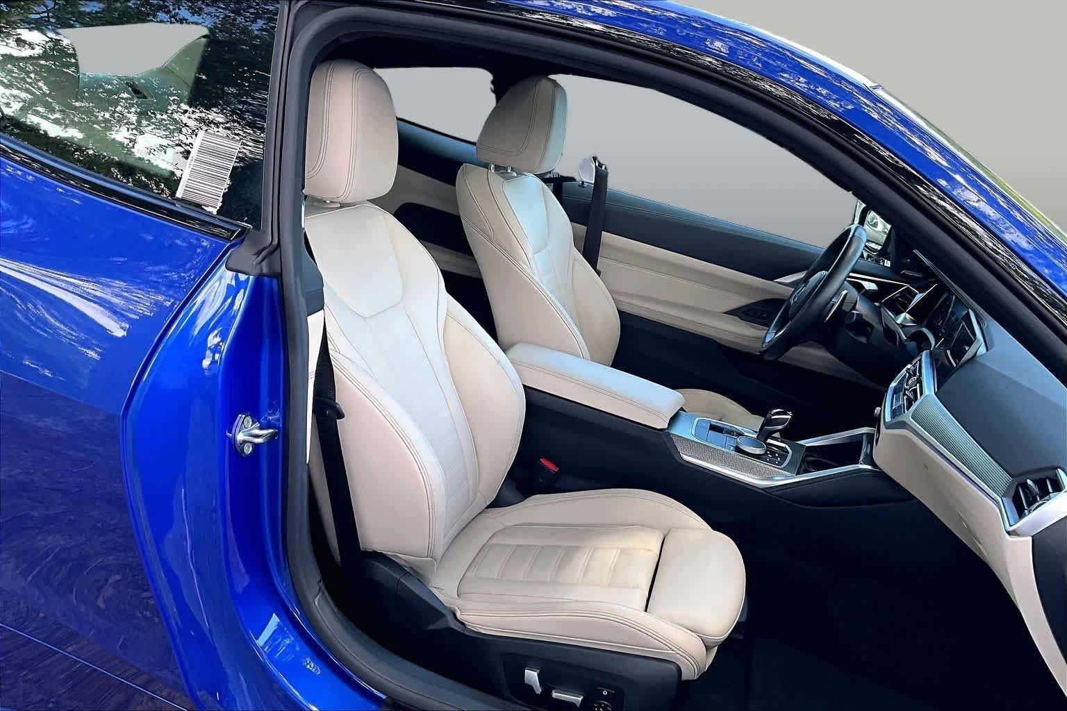 Used 2021 Portimao Blue Metallic BMW M440i xDrive image 9