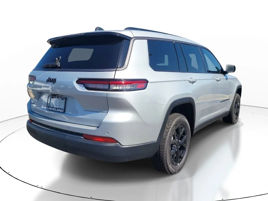 New 2026 Silver Jeep Altitude image 5
