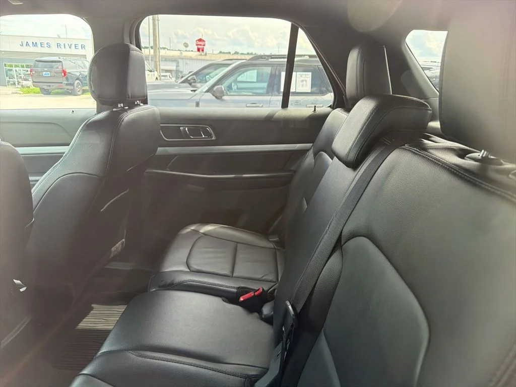 Used 2017 Ruby Red Metallic Ford XLT image 7