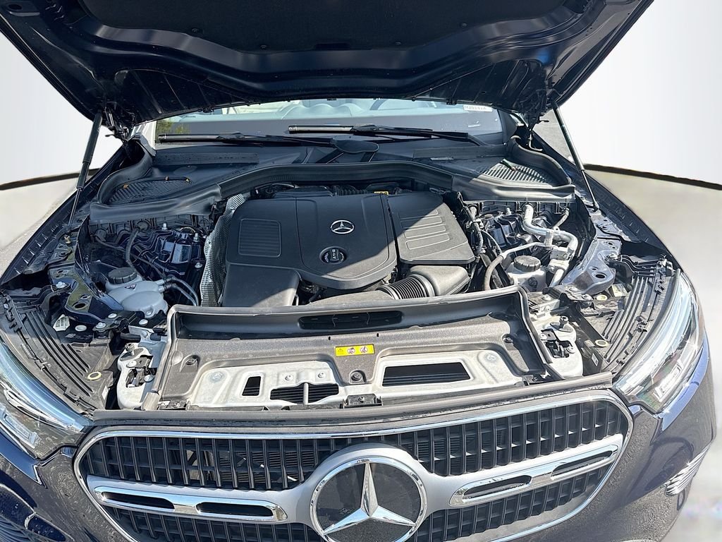 Used 2024 Nautical Blue Metallic Mercedes-Benz 300 image 31