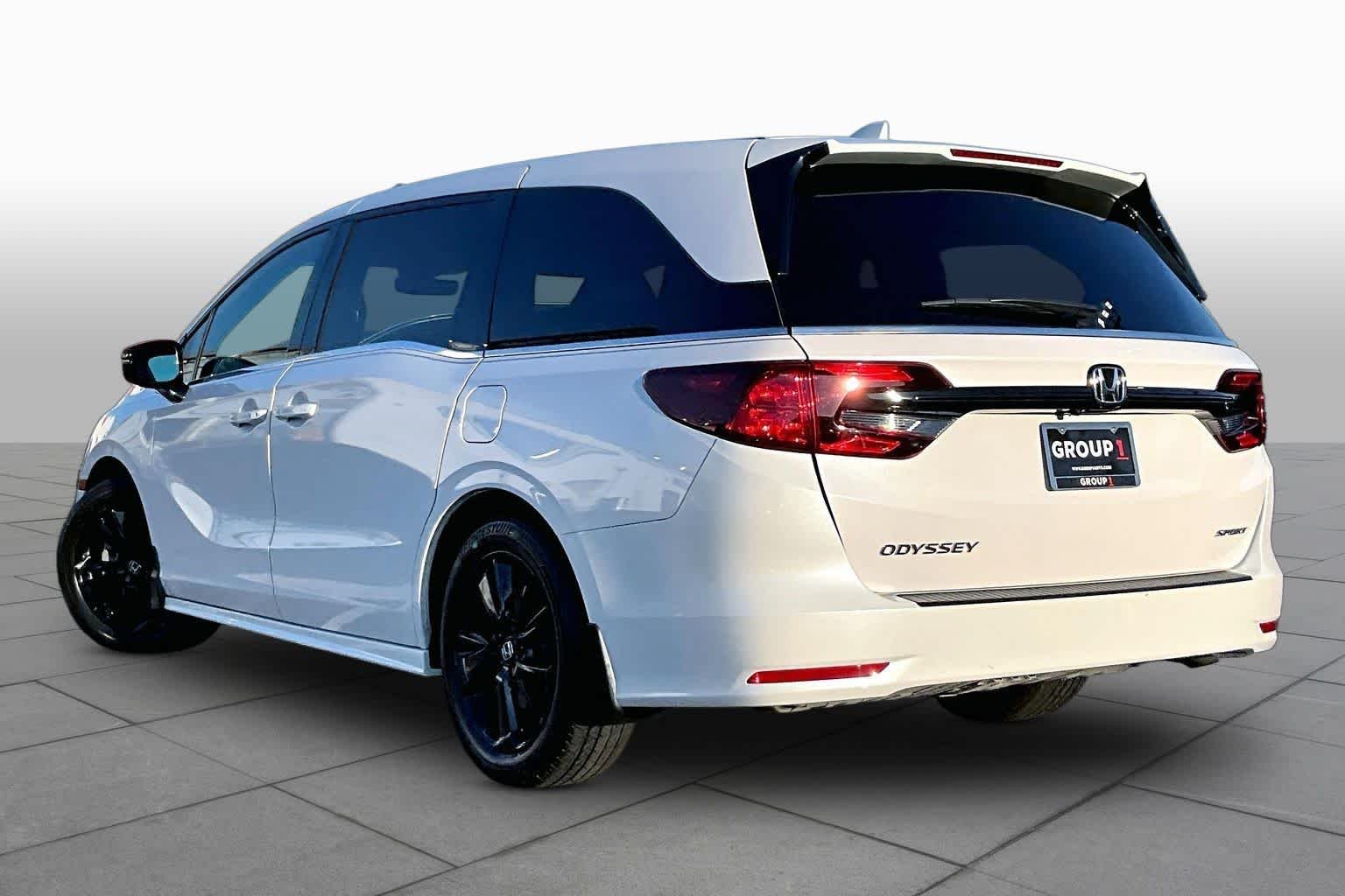 Used 2024 Platinum White Pearl Honda Sport image 12
