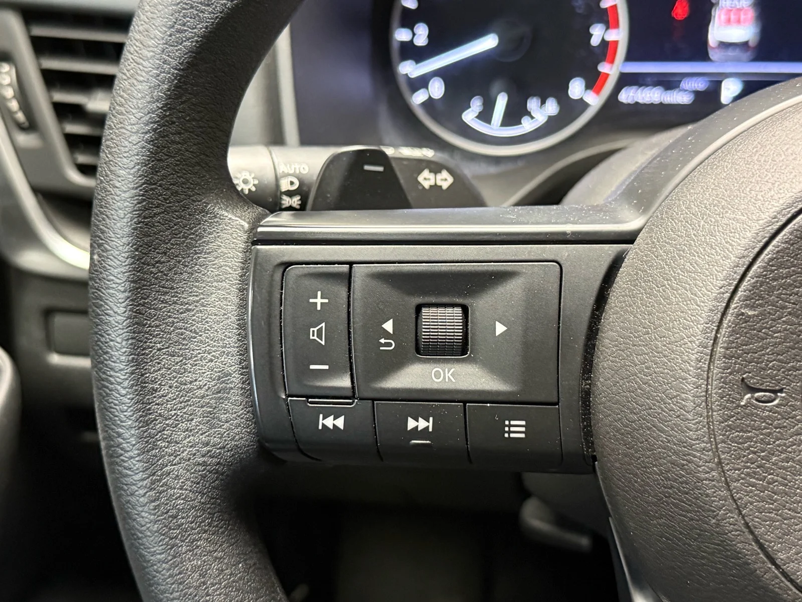 Used 2024 Super Black (kh3) Nissan S image 12