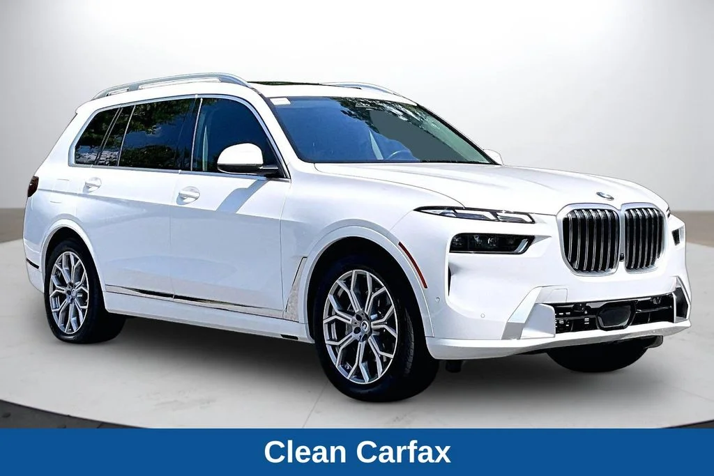 Used 2023 Alpine White BMW xDrive40i image 2