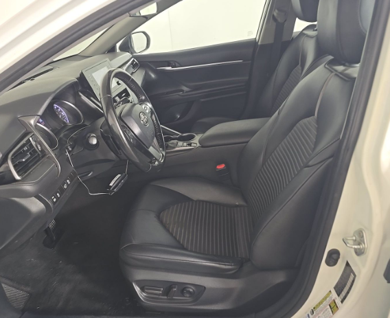 Used 2023 White Toyota SE image 8