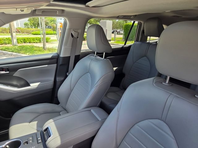 Used 2022 Magnetic Gray Metallic Toyota Hybrid XLE image 24