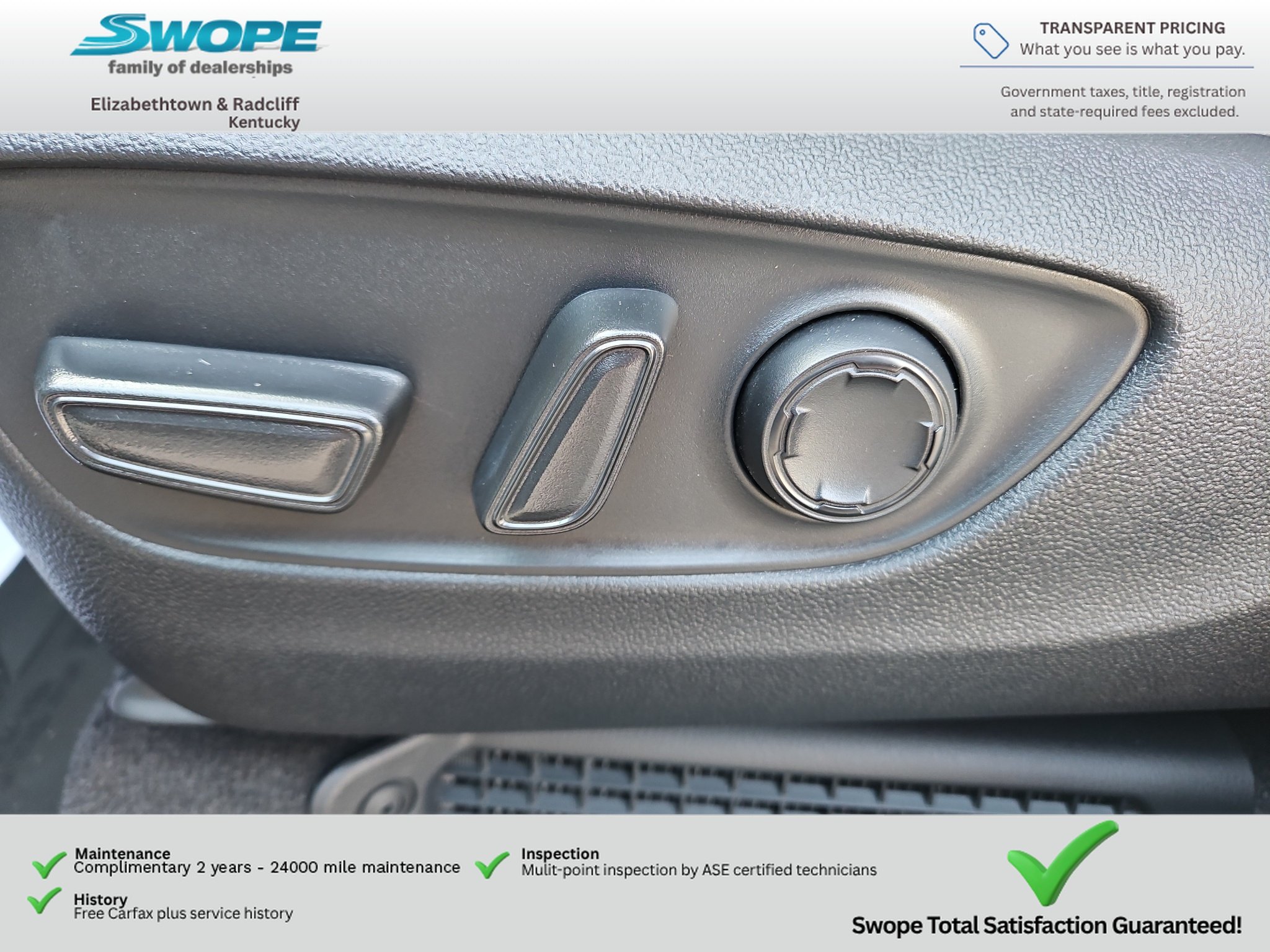 Used 2026 Wind Chill Pearl Toyota XLE image 30