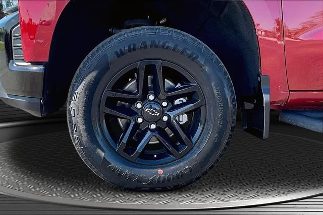 Used 2020 Red Chevrolet Custom Trail Boss image 33