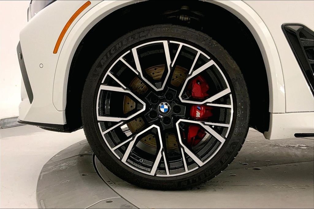 Used 2022 Alpine White BMW  image 8