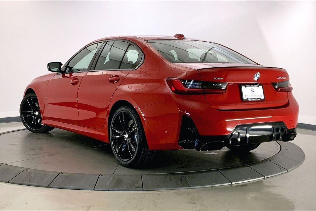 Used 2023 Melbourne Red Metallic BMW  image 10