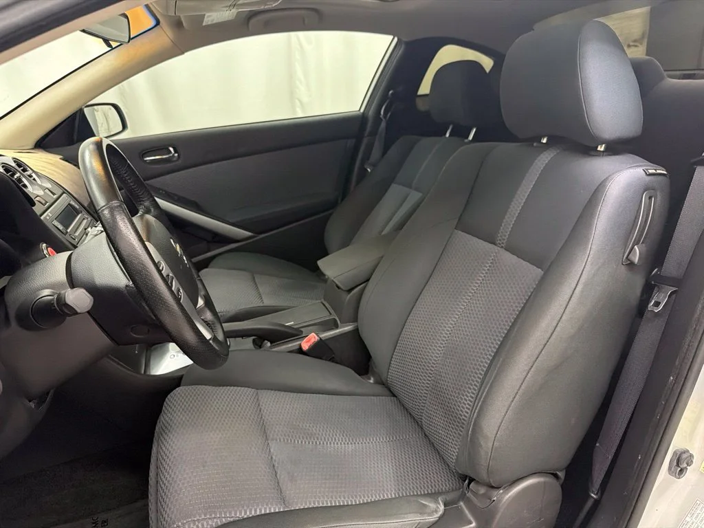 Used 2009 Silver Nissan 3.5 SE image 13
