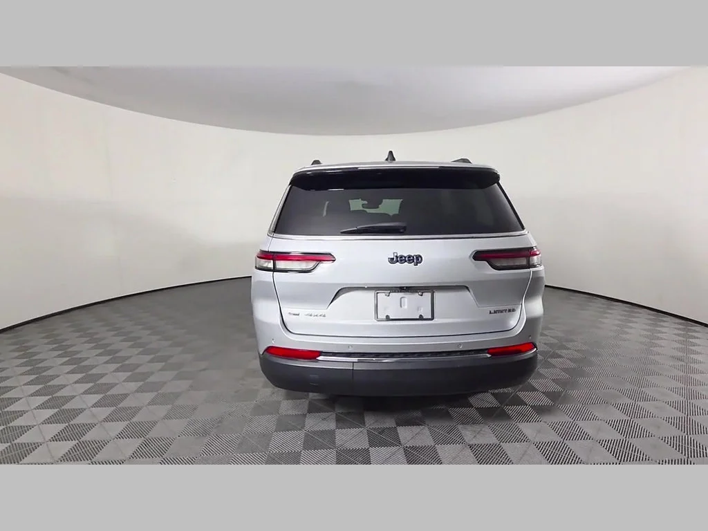 Used 2021 Silver Zynith Jeep Limited image 42