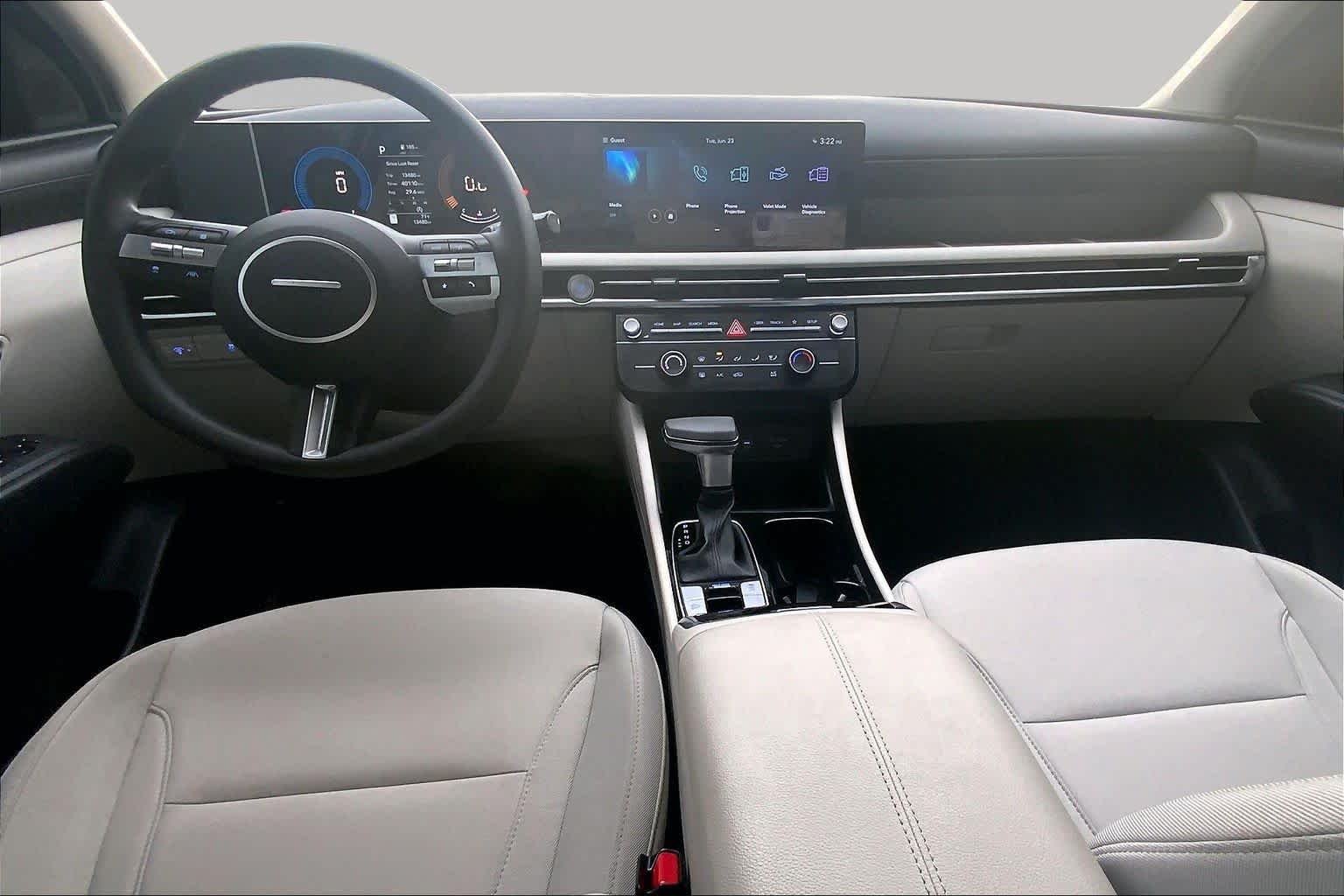 Used 2025 Shimmering Silver Hyundai SE image 16