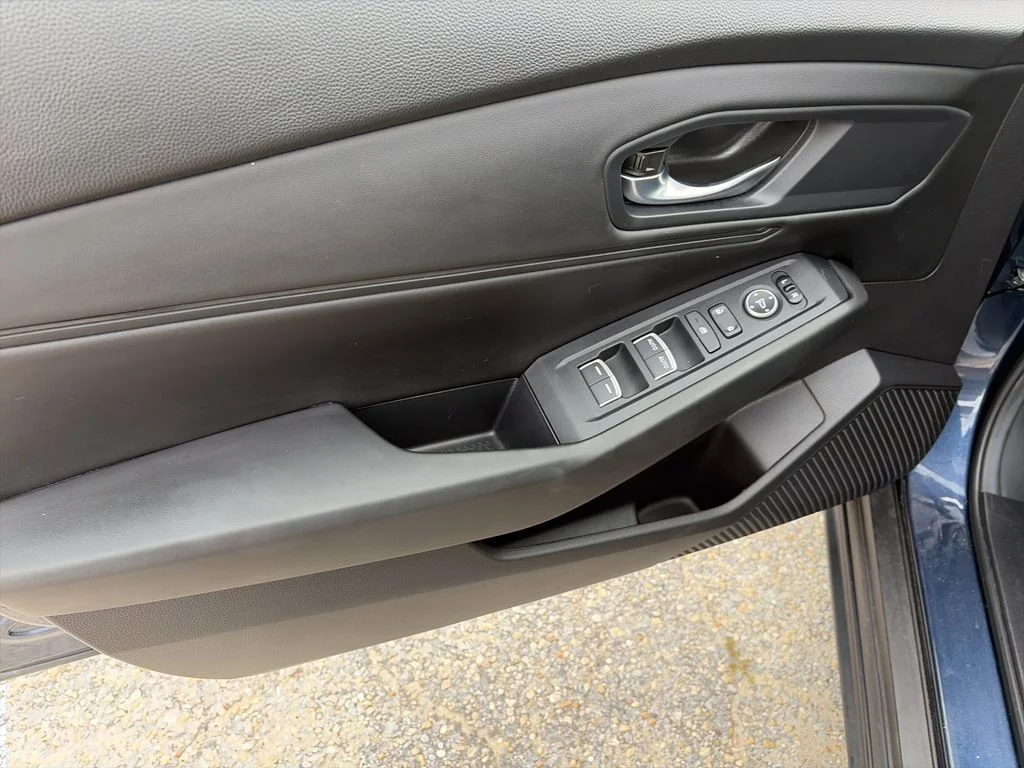 Used 2024  Honda EX image 17