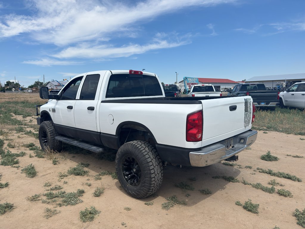 Used 2007 White Dodge SLT image 3
