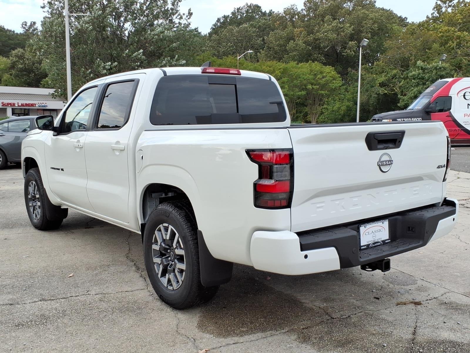 New 2027 Glacier White Nissan Crew Cab SV image 9