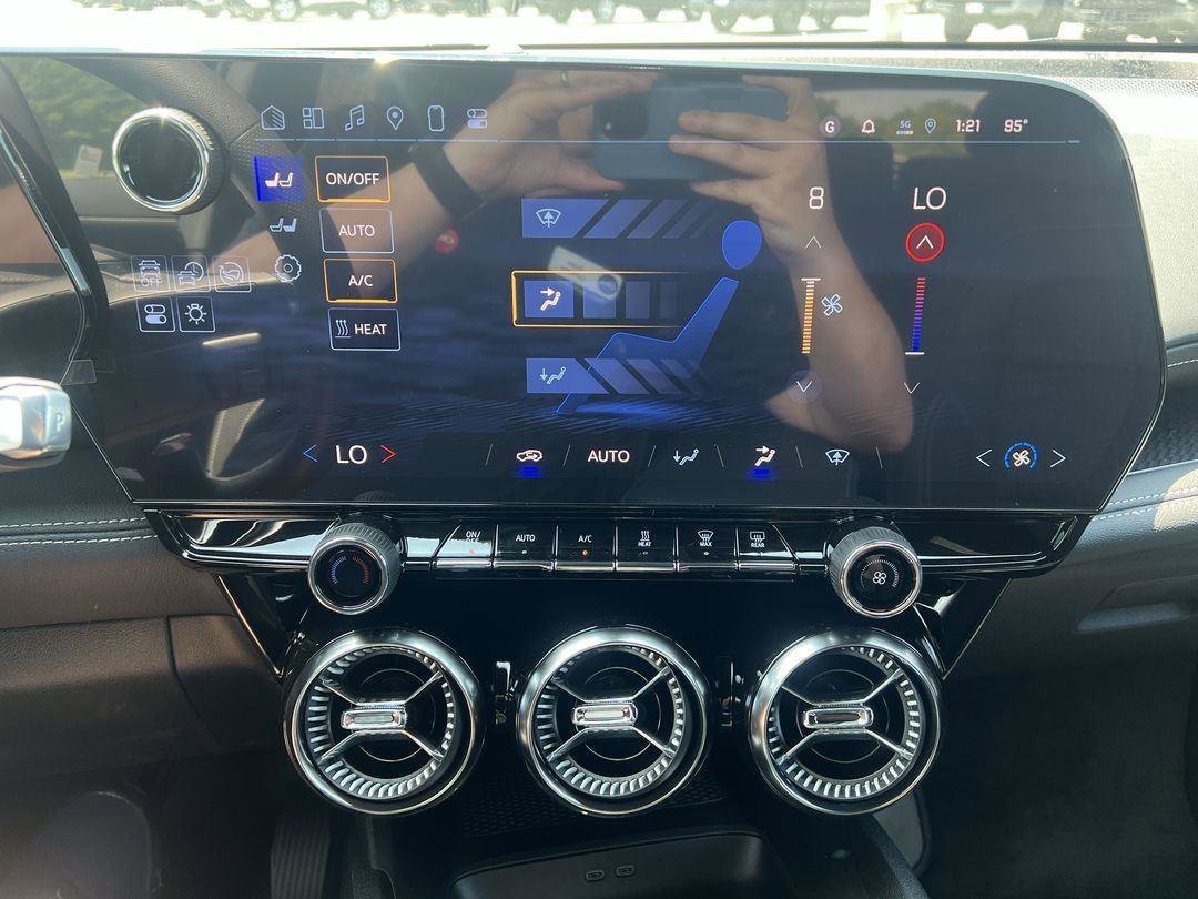 2025 Chevrolet Blazer EV LT - Photo 19