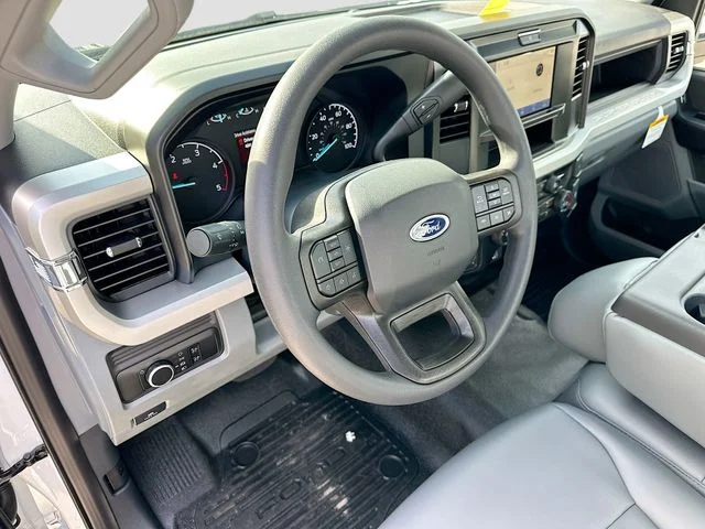 New 2025 Oxford White Ford XL image 6