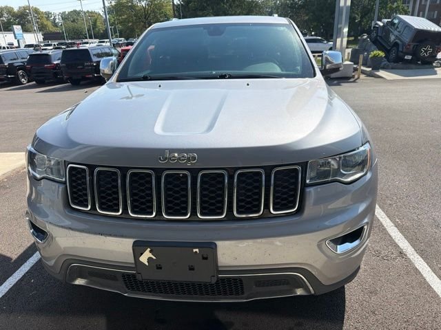 Used 2019 Silver Jeep Limited image 2