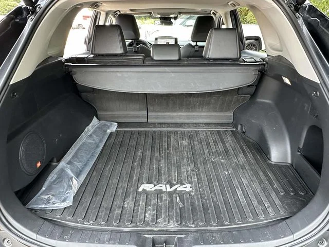 Used 2024 Black Toyota XLE Premium image 29