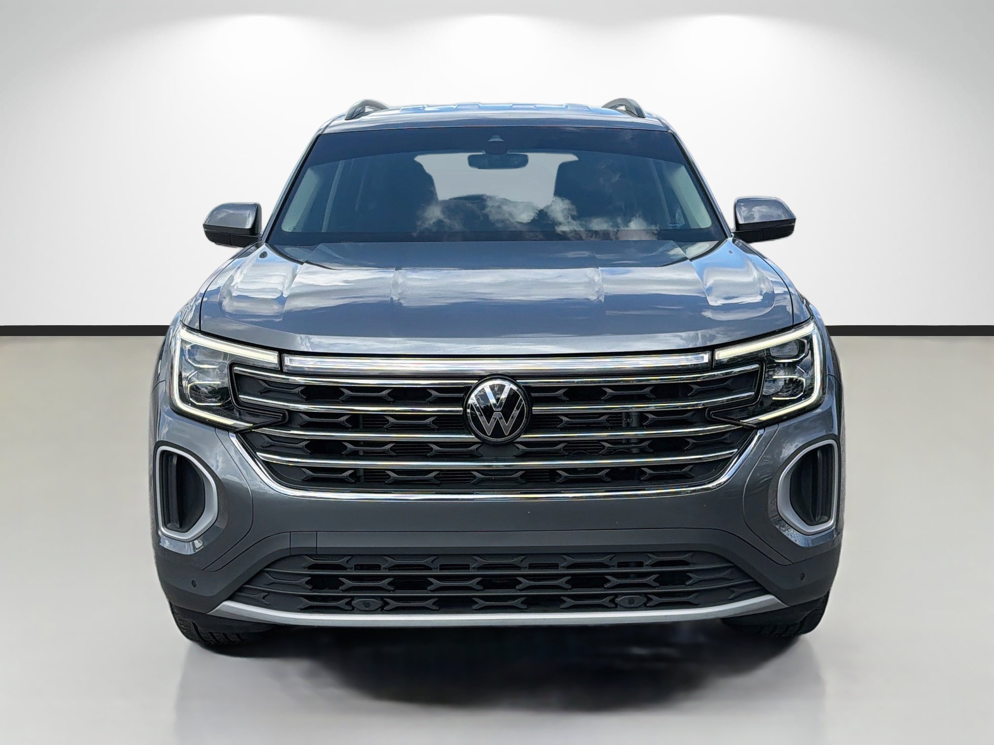 Used 2024 Gray Volkswagen 2.0T SE w/Technology image 8