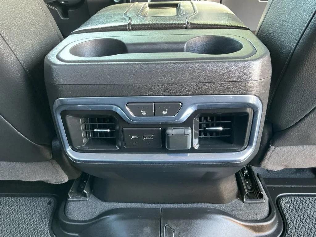 Used 2021 WHITE FROST TRICOAT GMC Denali image 34