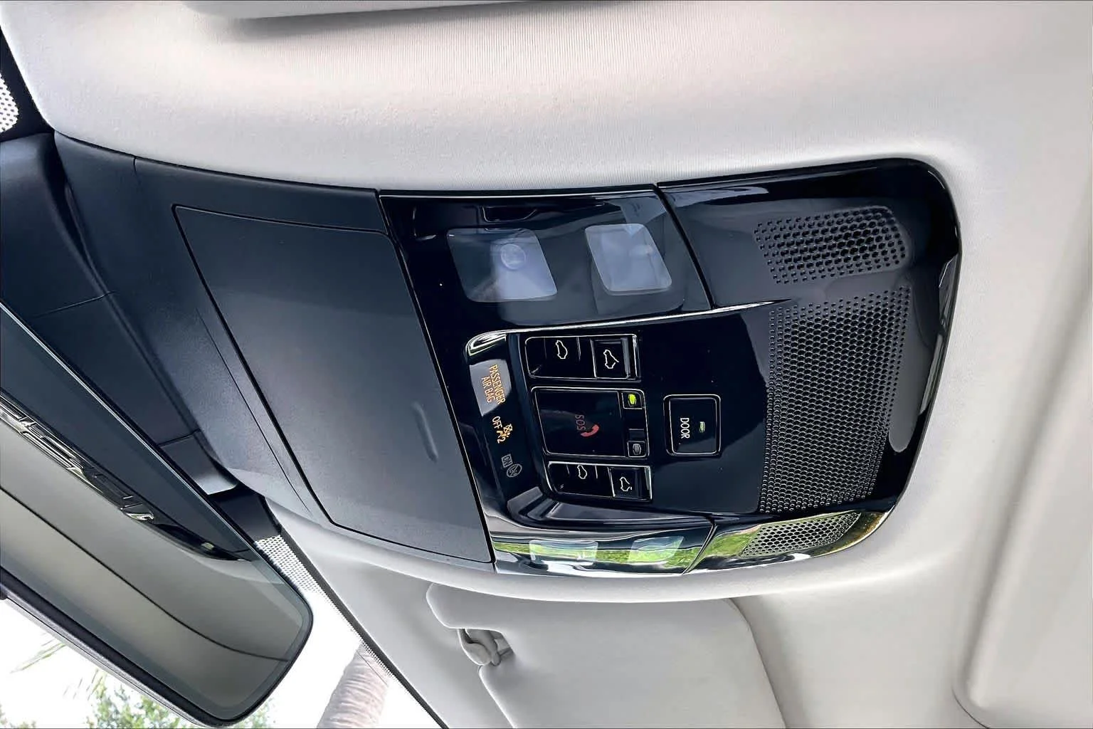 Used 2024 Iridium Lexus Premium image 32