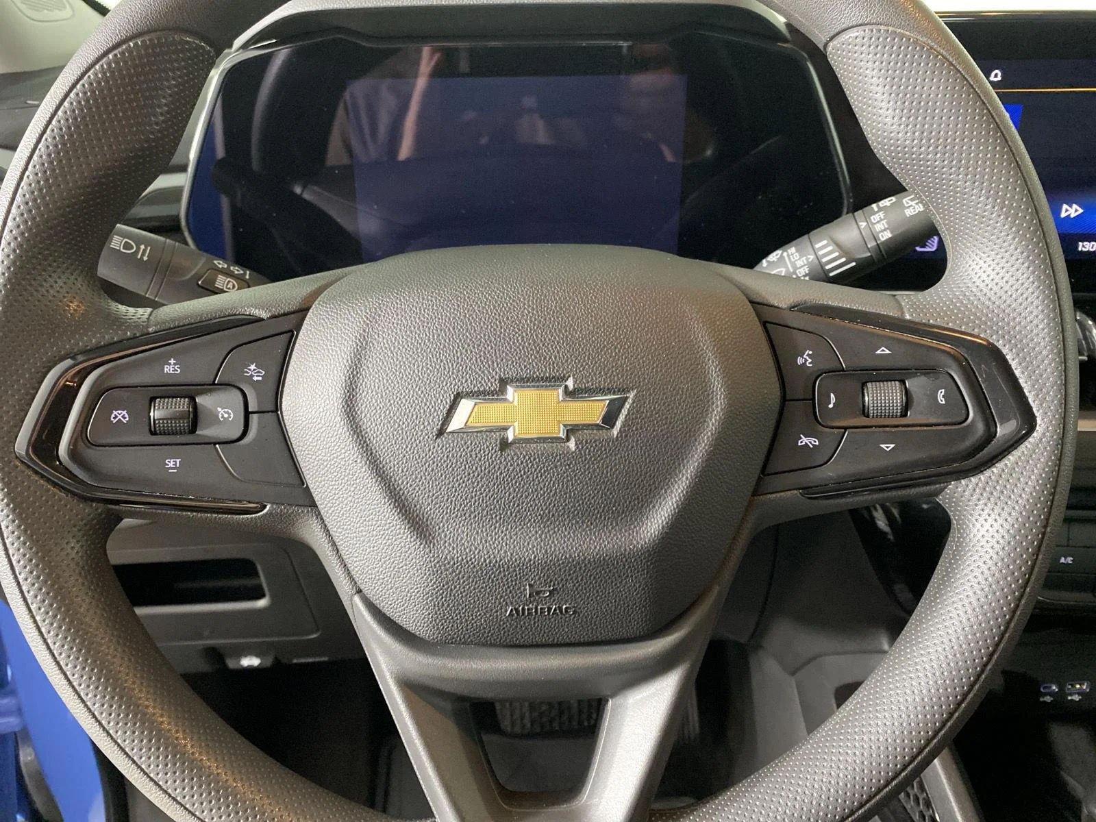Used 2024 Fountain Blue Chevrolet LT image 12