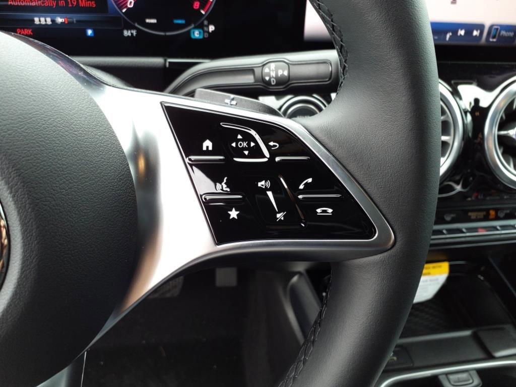 Certified Used 2025 Cirrus Silver Met Mercedes-Benz GLA 250 image 16