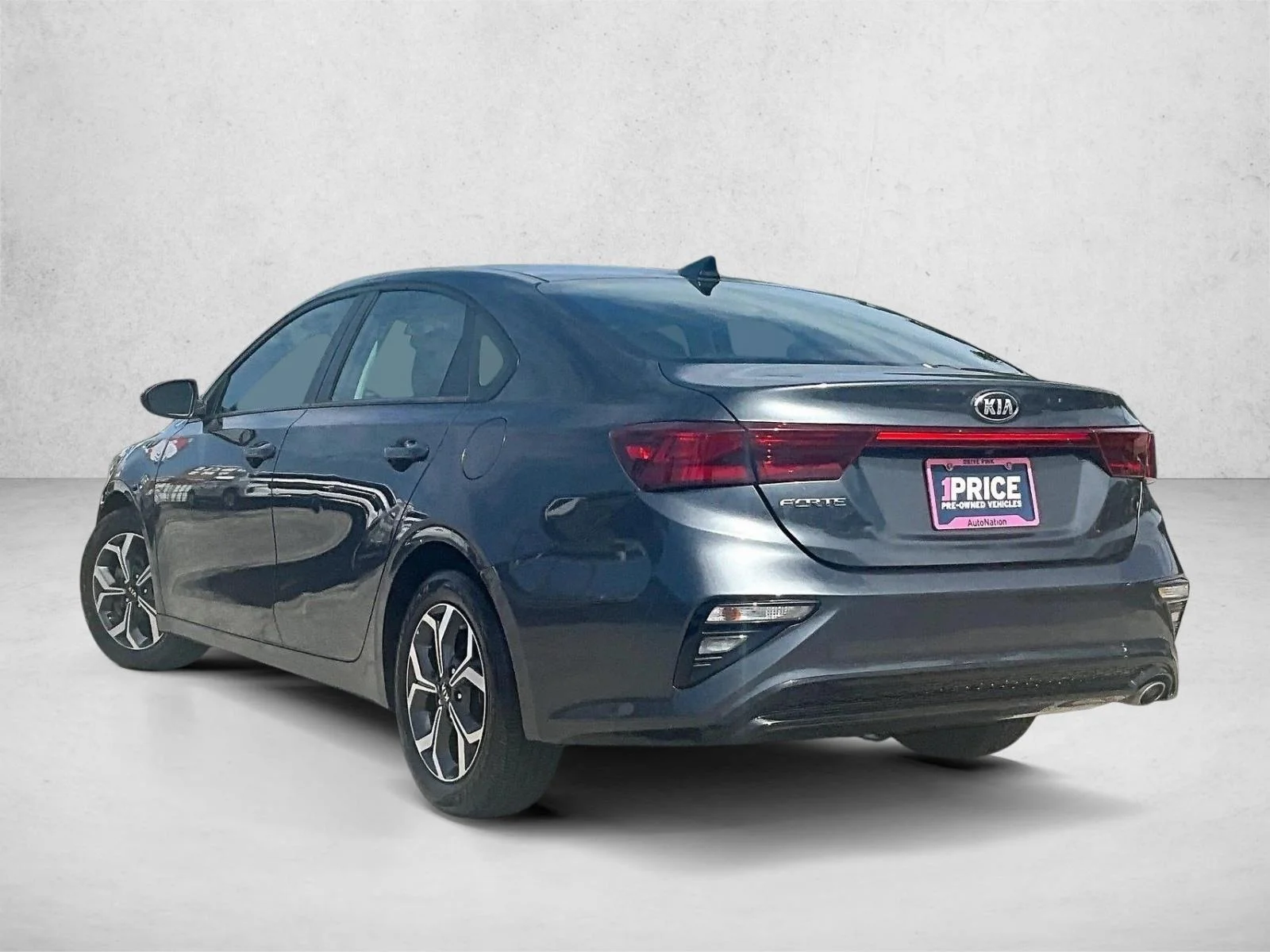 Used 2019 Gravity Grey Kia LXS image 13