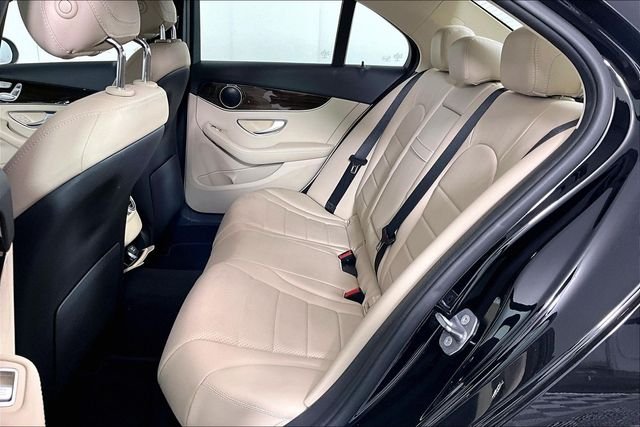 Used 2019  Mercedes-Benz C 300 image 3