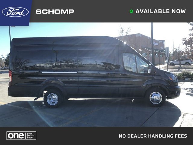 2026 Ford Transit Passenger Wagon XLT