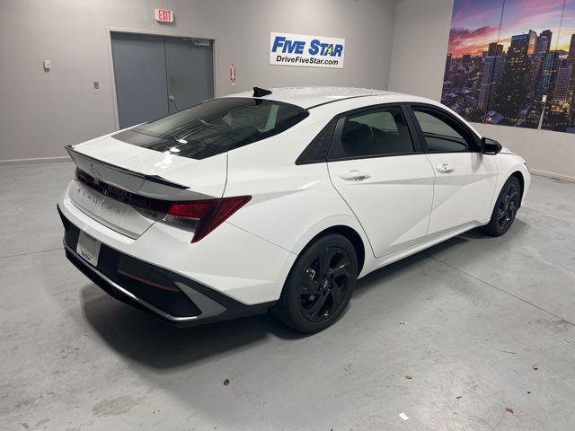 New 2026 White Hyundai SEL Sport image 5