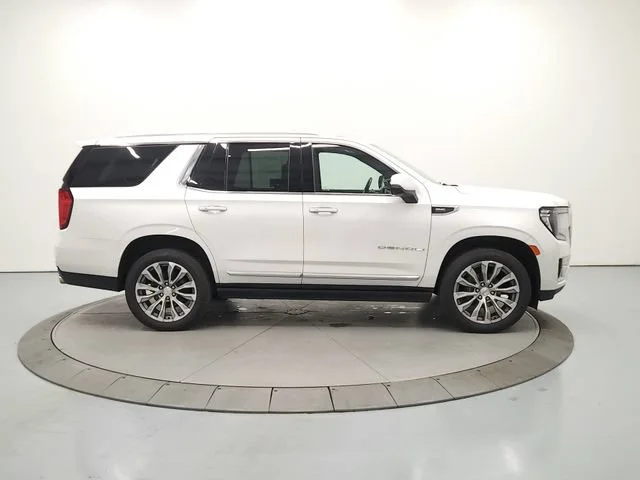Used 2021 WHITE FROST TRICOAT GMC Denali image 9