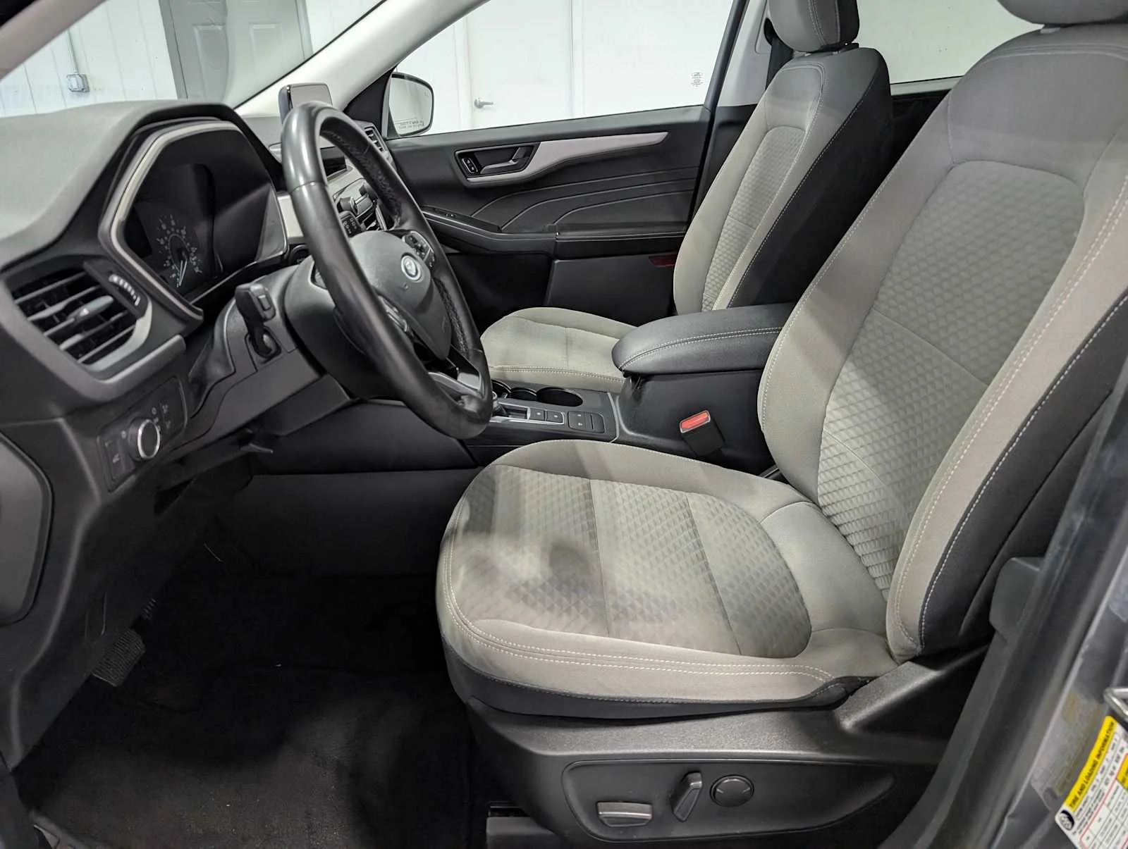 Used 2022 Carbonized Gray Metallic Ford SE image 4