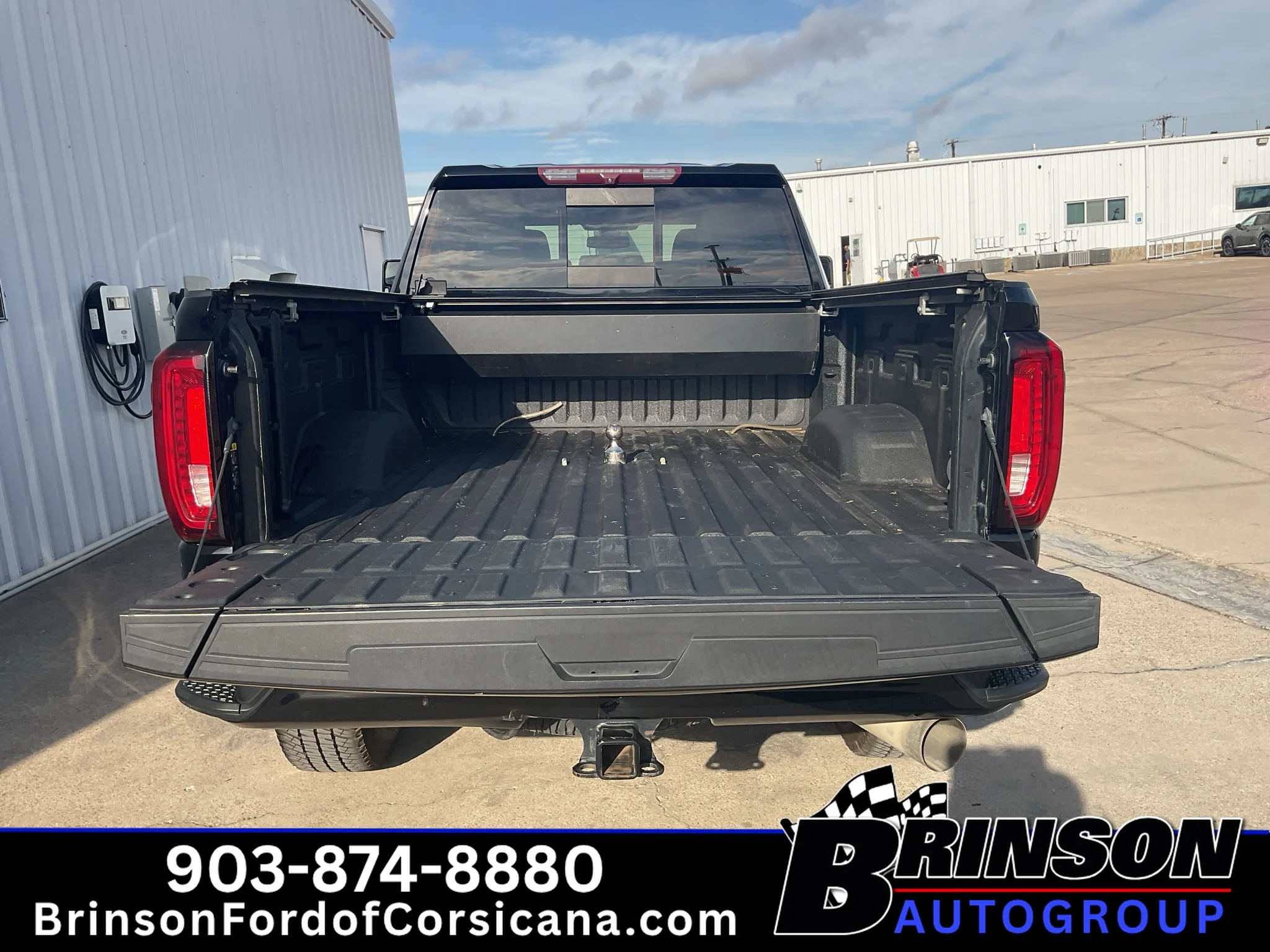 Used 2022 Onyx Black GMC Denali image 10