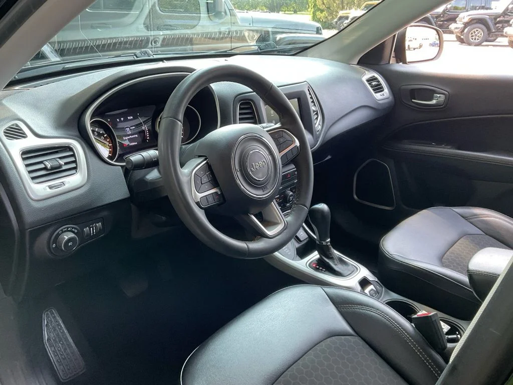 Used 2021 Black Jeep Latitude image 22