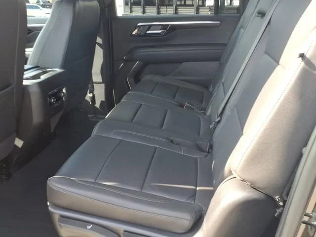 Used 2025 Black Chevrolet Z71 image 10
