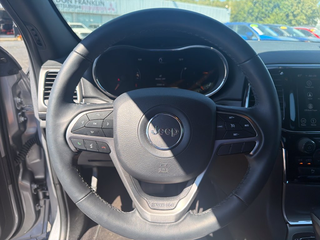 Used 2019 Silver Jeep Laredo E image 17