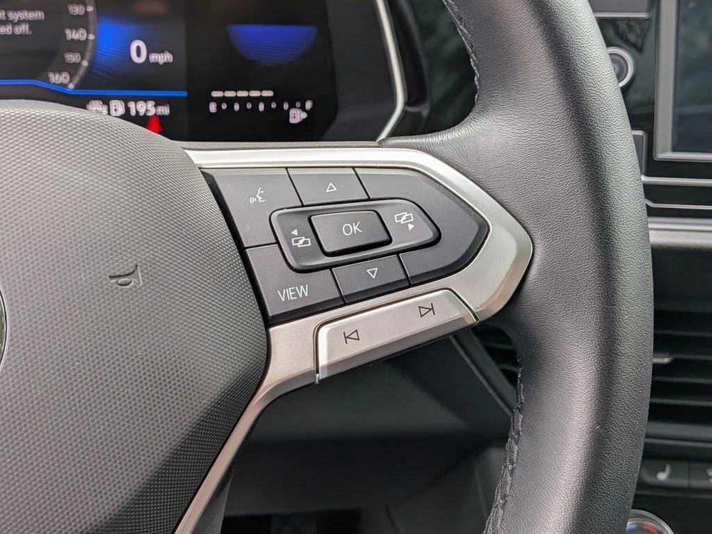 Used 2024 Black Volkswagen 1.5T SE image 18