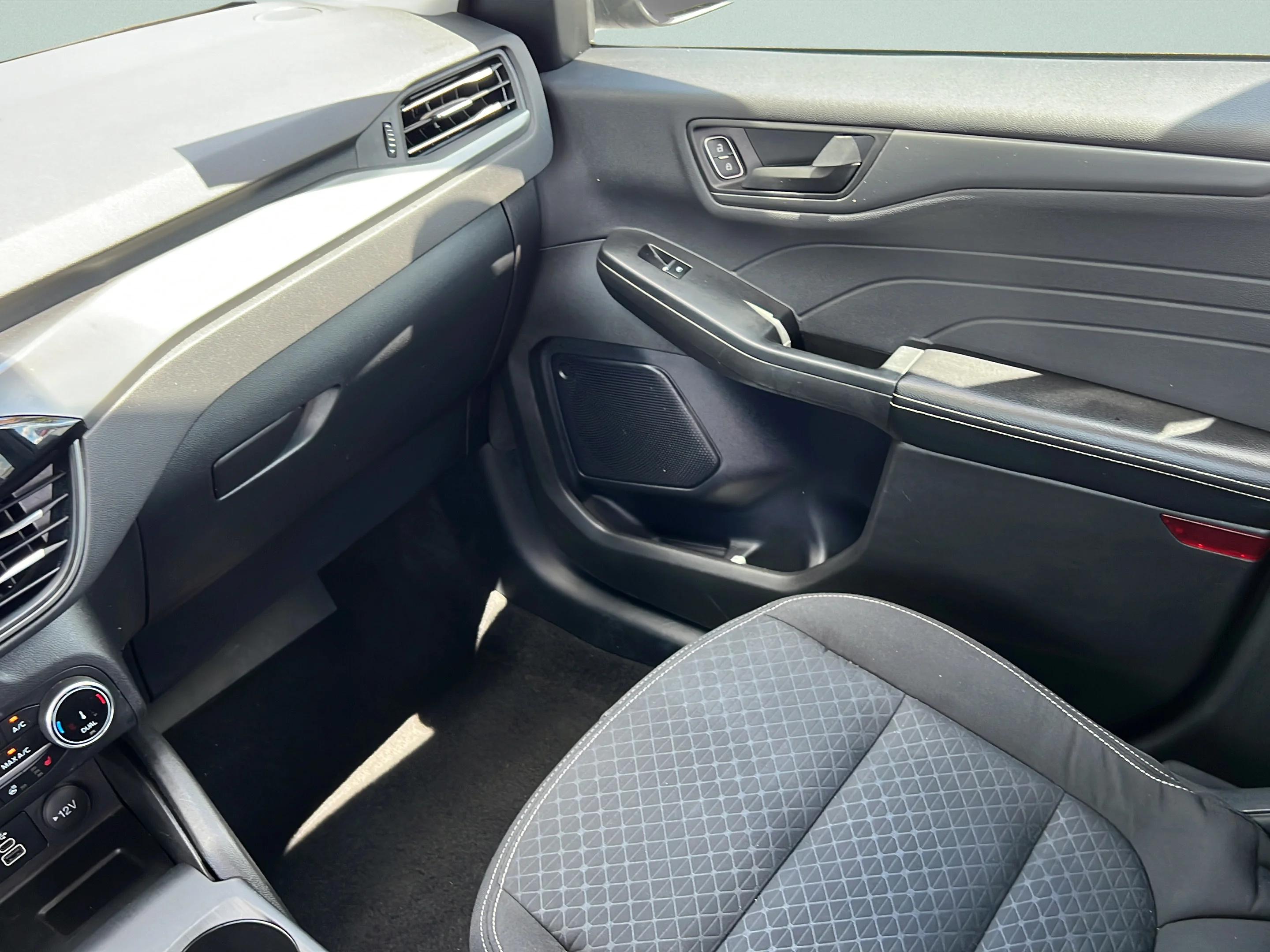 Used 2024 Black Metallic Ford Active image 13